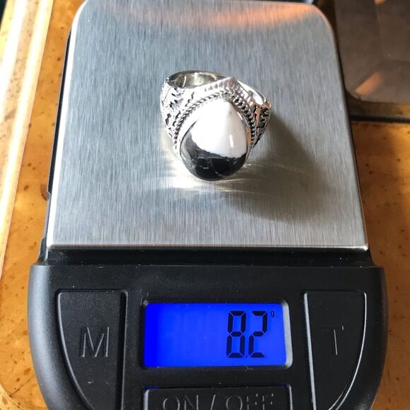 Natural White Buffalo Sterling Silver Ring Size 7 - Picture 3 of 10